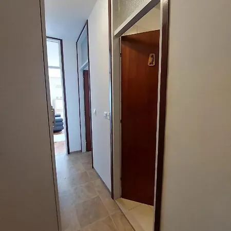 Tinna Apartment Split